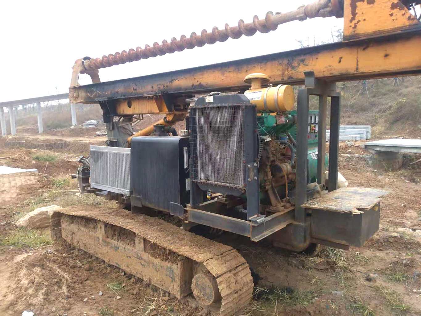 新疆博尔塔拉8万元出售光伏打桩机200旋挖钻