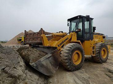 广东东莞市8.5万元出售柳工855装载机
