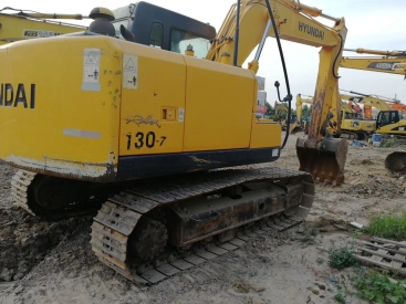 山東德州市26萬元出售現代挖掘機