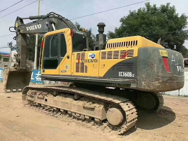 江苏苏州市65万元出售沃尔沃EC360挖掘机