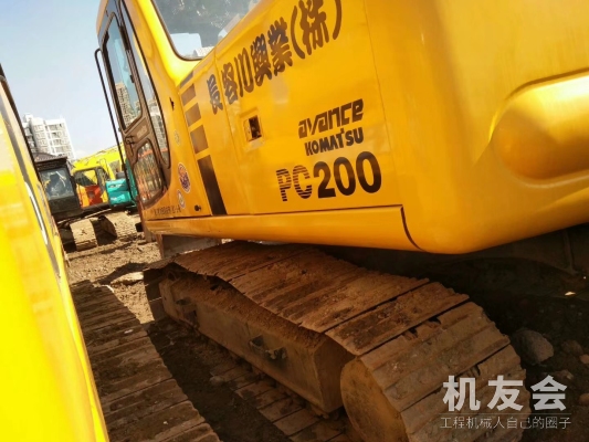 安徽马鞍山市20万元出售小松PC120挖掘机