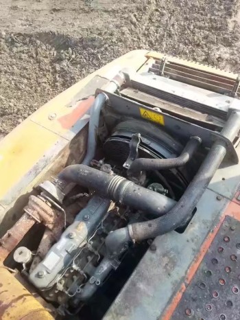 安徽宿州市28万元出售日立ZX200挖掘机