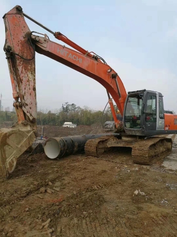 安徽亳州市33万元出售日立ZX200挖掘机