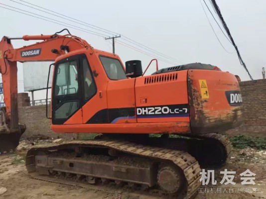 江苏苏州市25万元出售斗山DH220挖掘机
