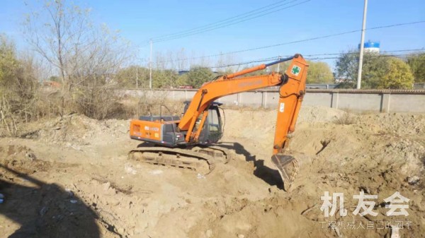 甘肅蘭州市28萬元出售日立ZX200挖掘機