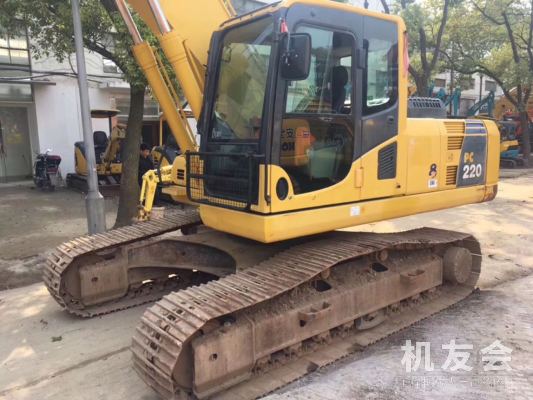江蘇揚州市38萬元出售小鬆PC220挖掘機