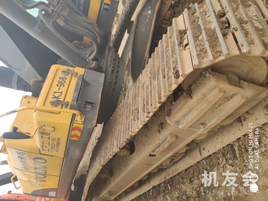 江西抚州市65万元出售沃尔沃EC360挖掘机