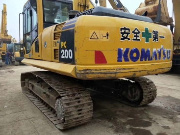 江苏苏州市42万元出售小松PC200挖掘机