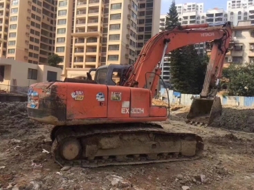 安徽宣城市17.5万元出售日立ZX200挖掘机