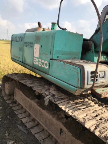 安徽滁州市22万元出售日立ZX200挖掘机