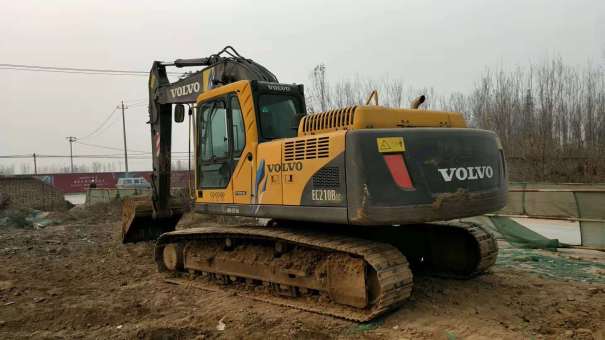 北京24万元出售沃尔沃EC210挖掘机