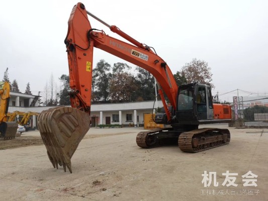 四川成都市56.8万元出售日立ZX240挖掘机
