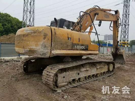 河南平顶山市14.5万元出售雷沃重工FR220挖掘机