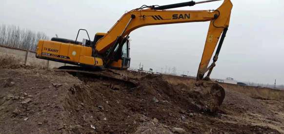 北京24万元出售三一重工SY215挖掘机