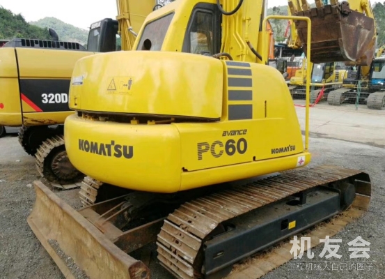 陕西延安市9万元出售小松PC60挖掘机