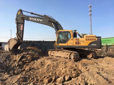 江苏苏州市56万元出售沃尔沃EC360挖掘机