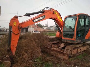 上海15.8万元出售斗山DX60挖掘机