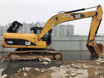 广西南宁市45万元出售卡特彼勒320挖掘机