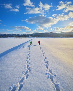 踏雪有痕