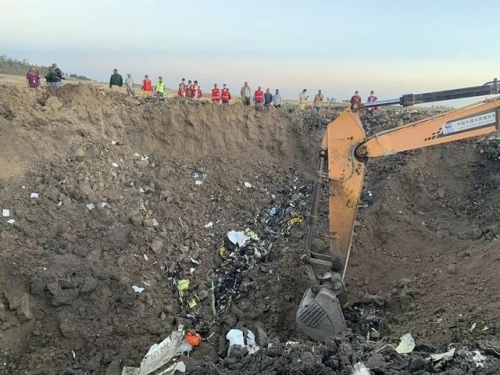 3月10日，在埃塞俄比亚首都亚的斯亚贝巴附近，挖掘机在坠机现