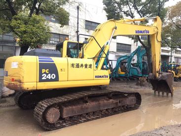 上海48万元出售小松PC240挖掘机