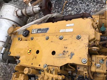 CAT320D C6.4 发动机到货