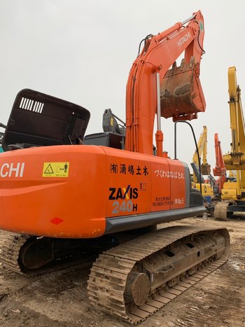江苏苏州市39万元出售日立ZX240挖掘机