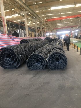 支重轮引导轮驱动齿拖轮履带拖轮