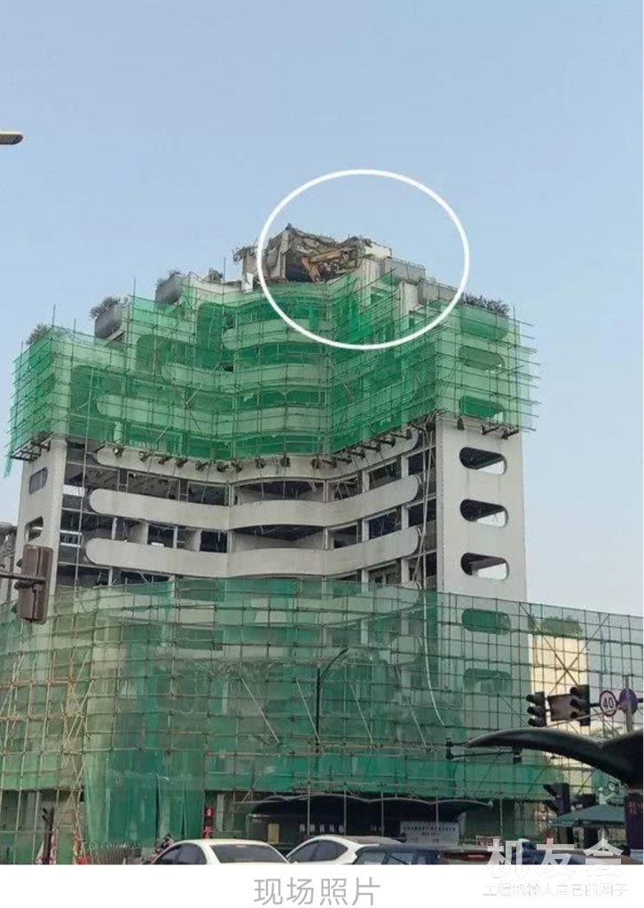 20噸重挖掘機如何“爬上”紹興震元堂樓頂？