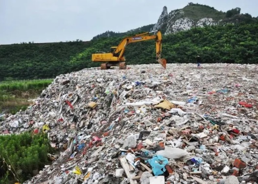4人在上海倾倒未分拣垃圾上百车，付400万修复环境