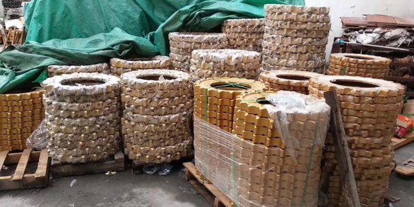 引导轮一支重轮一托轮一驱动齿一链条一链板一托架