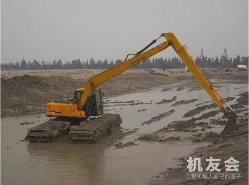 台班费不涨，与挖机司机无关！但工资明年还要涨！你支持吗？