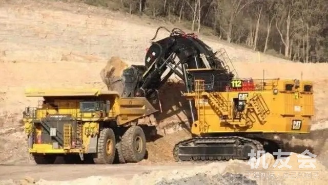 中國研製重2000噸的挖掘機，耗資達2億，可輕鬆挖平一座山