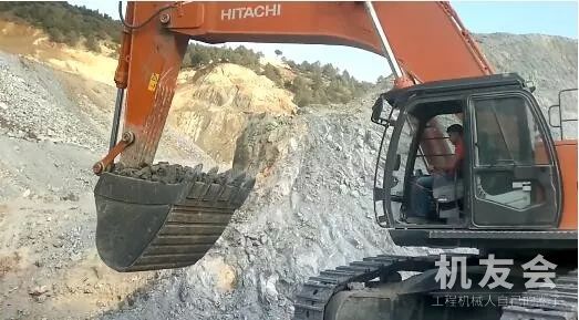 挖掘机在高原上施工时需要注意些什么