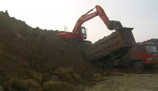实用的挖掘机工作技巧——装车篇