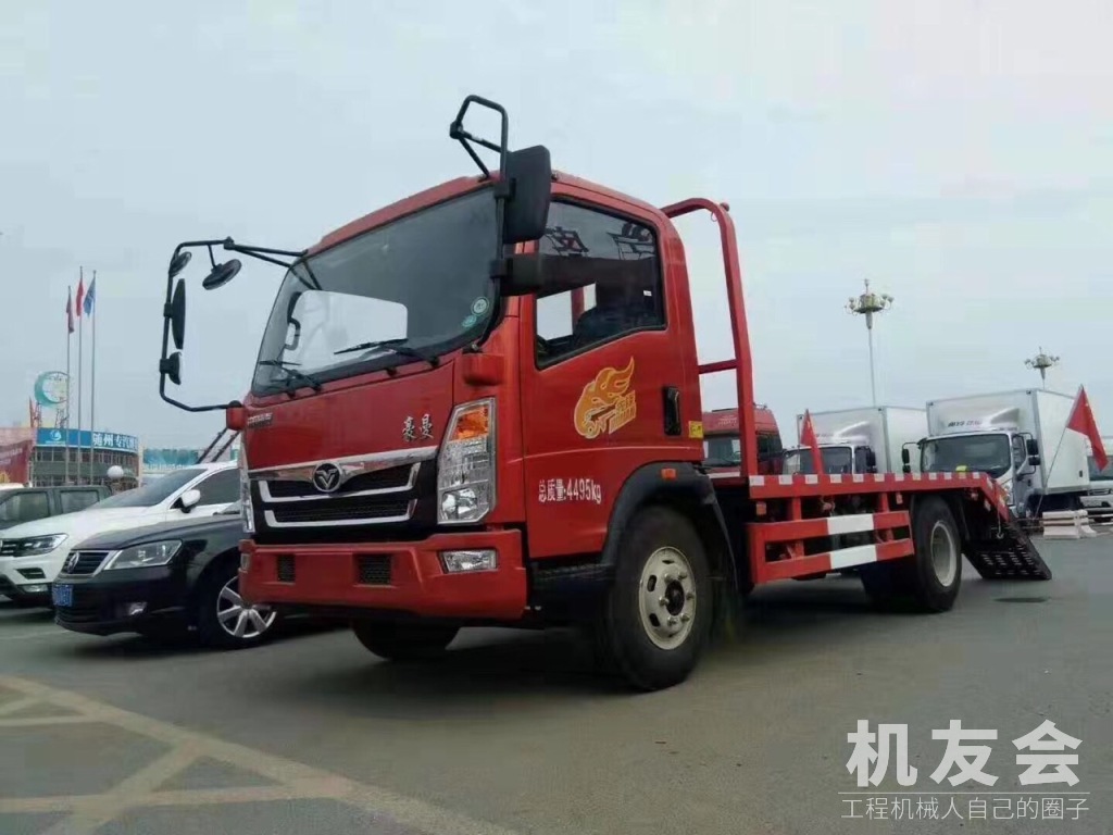 中國重汽，大運藍牌平板拖車，拉70.80挖機
