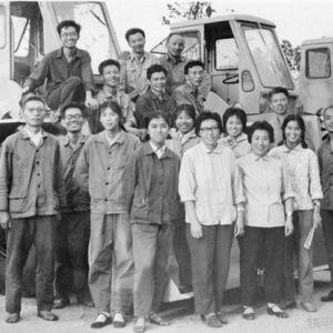追忆60年前的柳工历史，寻找我国第一台轮式装载机和第一台铰接式装载机