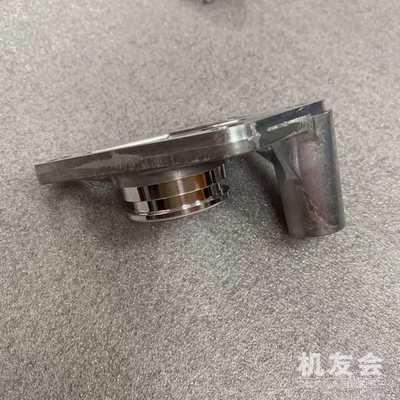 水泵口盖 节温器上盖