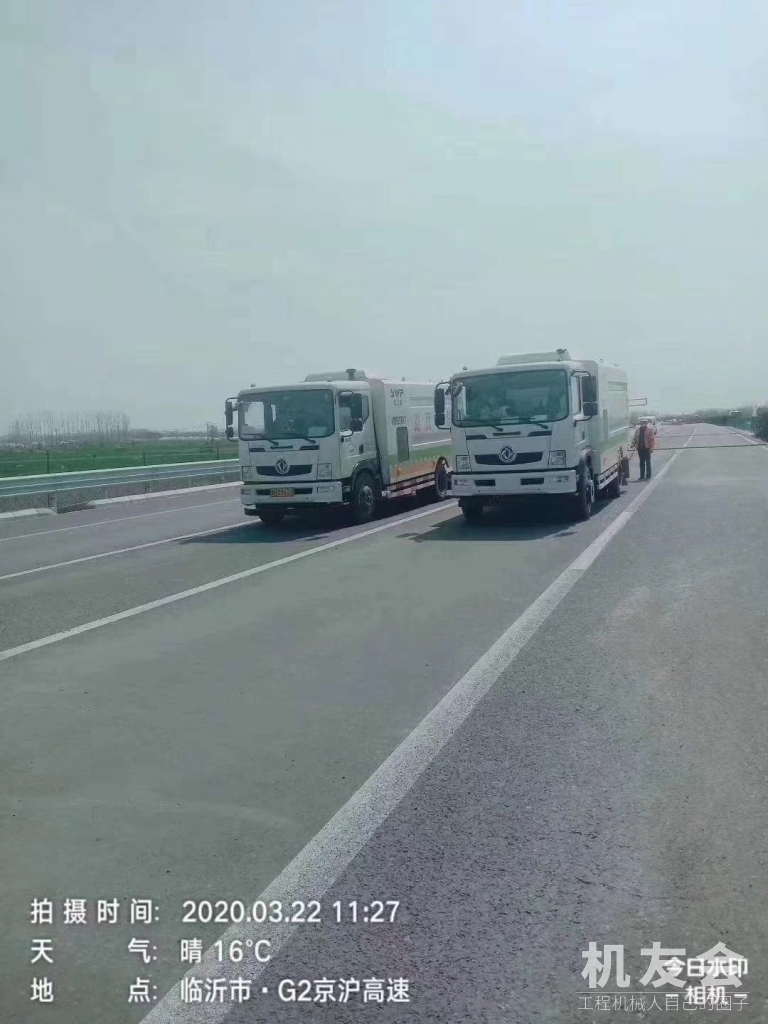 施卫普清扫车G2京沪高速作业