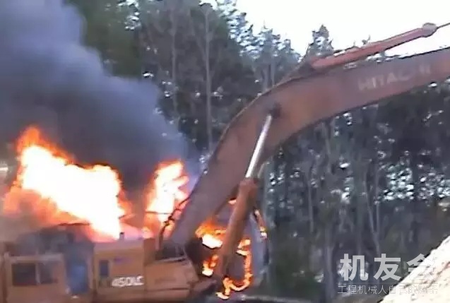 45吨的挖掘机着火了，能烧多长时间？