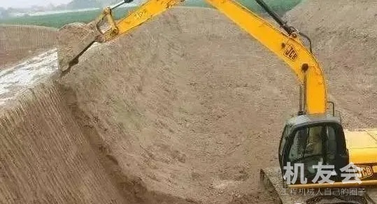 挖掘机施工技术排行榜前10，最难不是刷坡，竟是它！你会吗？
