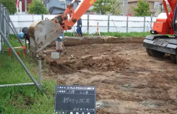 我在日本开挖机，月入十万入不敷出！