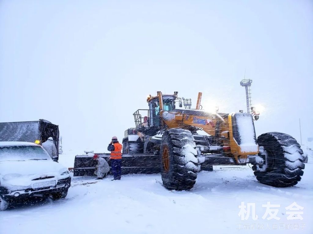 匠心共铸大国重器！徐工平地机GR5505批量交付国家能源集团发车仪式