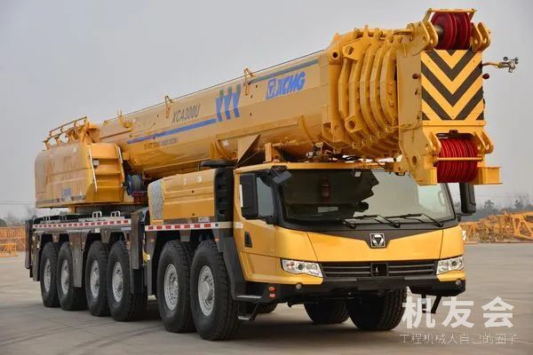徐工出口XCA300U，国产7节300吨的排面！
