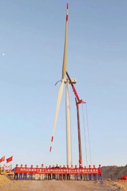国投白银风电宁夏中宁风电项目24台风机完成吊装