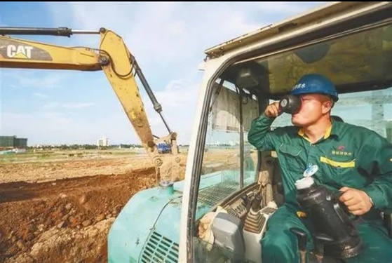 水温高发动机'中暑' 没想到还能这么降温！