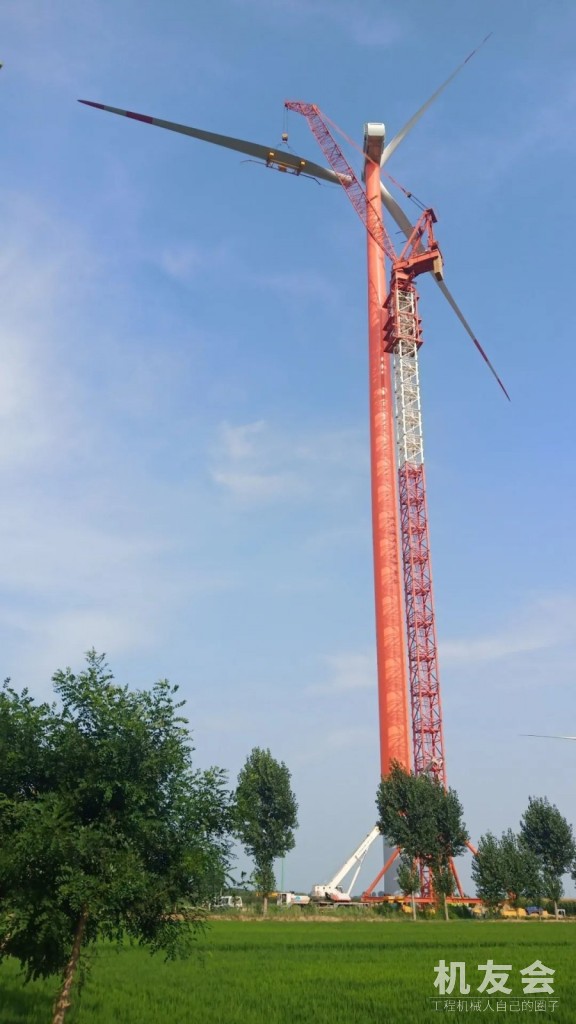 风电塔机刷新纪录！162米风机成功吊装入位