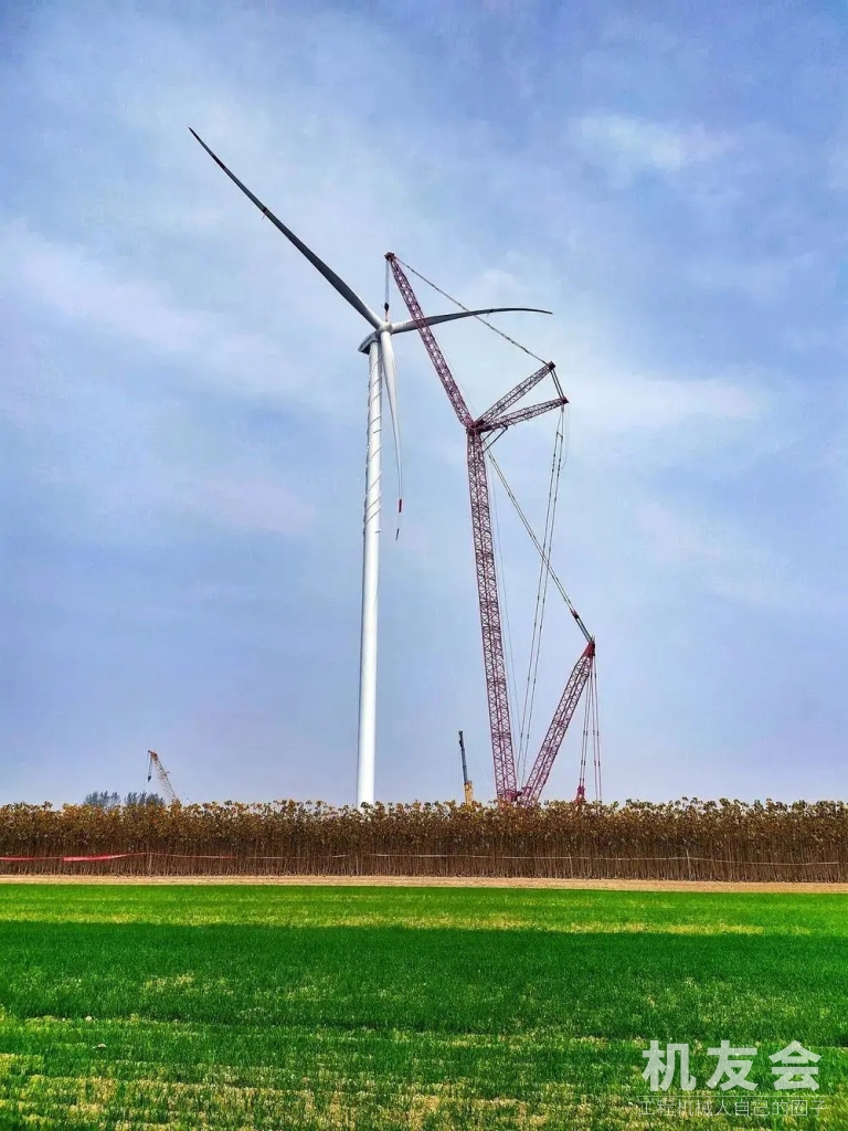 石化起運睢寧風電項目5號風機吊裝就位